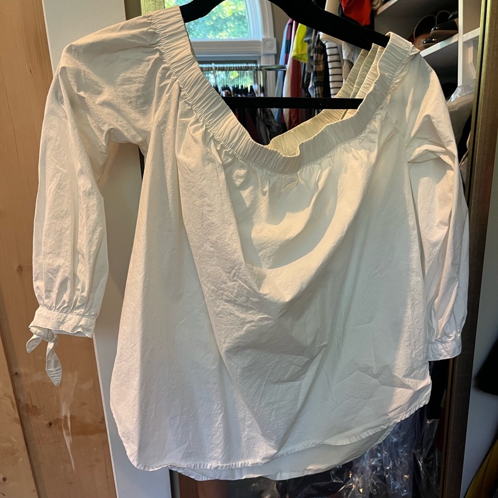 Abercrombie & Fitch off the shoulder top